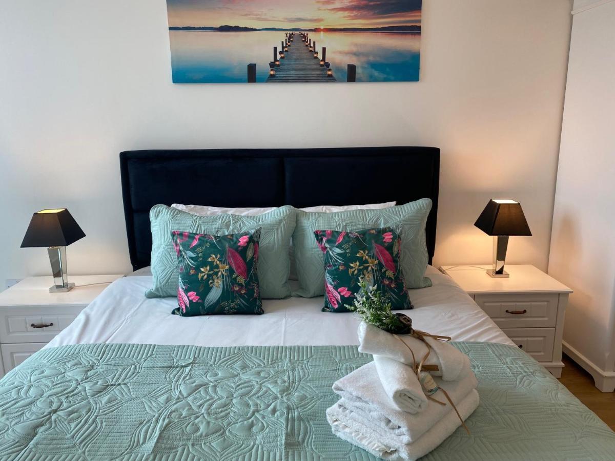 Berks Luxury Serviced Apartments,5 Bedrooms, 5 Double Beds, 2 Bathrooms, Free Super Fast Wifi & Parking Earley Zewnętrze zdjęcie