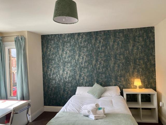 Berks Luxury Serviced Apartments,5 Bedrooms, 5 Double Beds, 2 Bathrooms, Free Super Fast Wifi & Parking Earley Zewnętrze zdjęcie