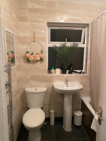 Berks Luxury Serviced Apartments,5 Bedrooms, 5 Double Beds, 2 Bathrooms, Free Super Fast Wifi & Parking Earley Zewnętrze zdjęcie