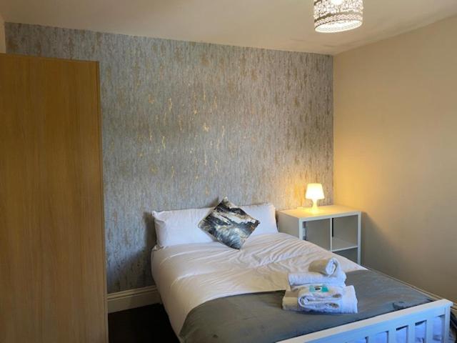 Berks Luxury Serviced Apartments,5 Bedrooms, 5 Double Beds, 2 Bathrooms, Free Super Fast Wifi & Parking Earley Zewnętrze zdjęcie