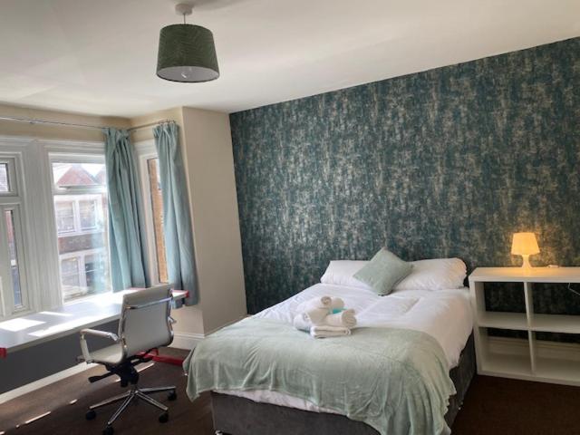 Berks Luxury Serviced Apartments,5 Bedrooms, 5 Double Beds, 2 Bathrooms, Free Super Fast Wifi & Parking Earley Zewnętrze zdjęcie